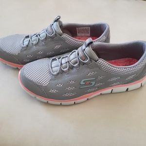 Sketchers: Peach and Grey Sneakers